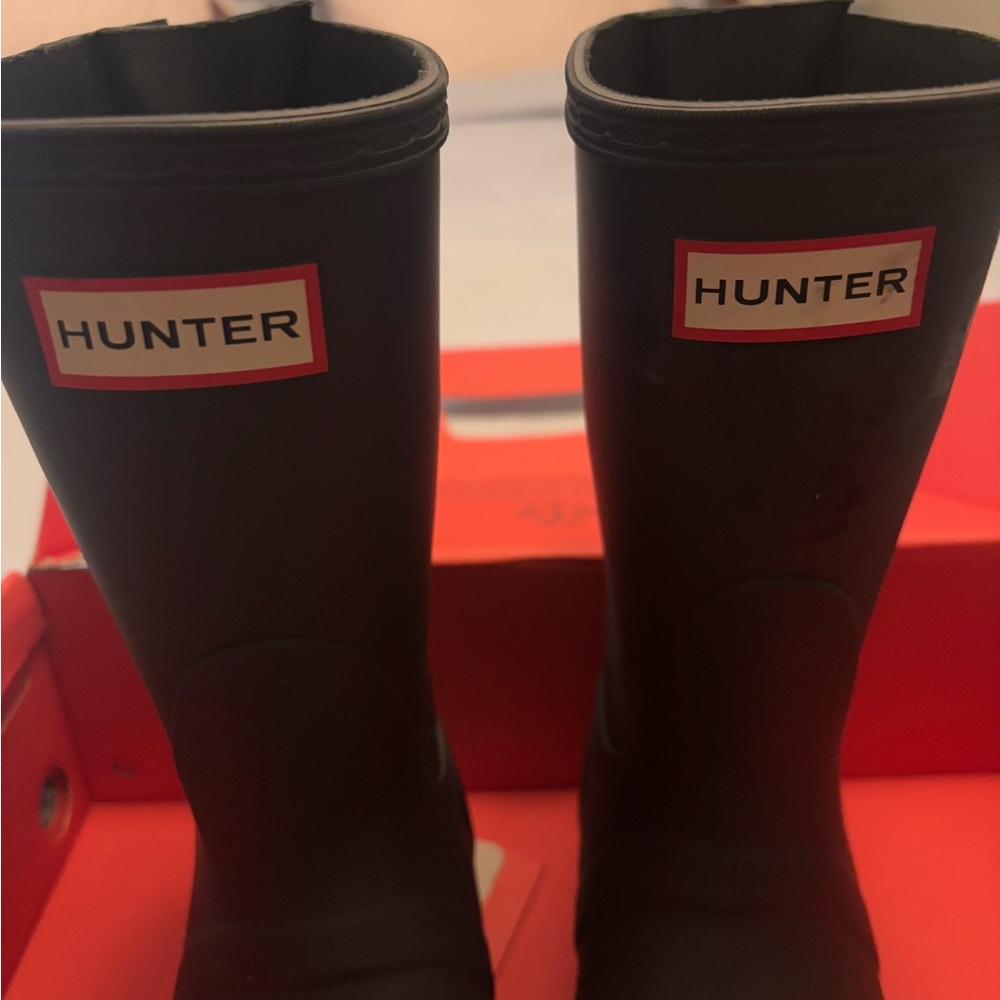 Black Short Hunter Boots size 6 NWT
